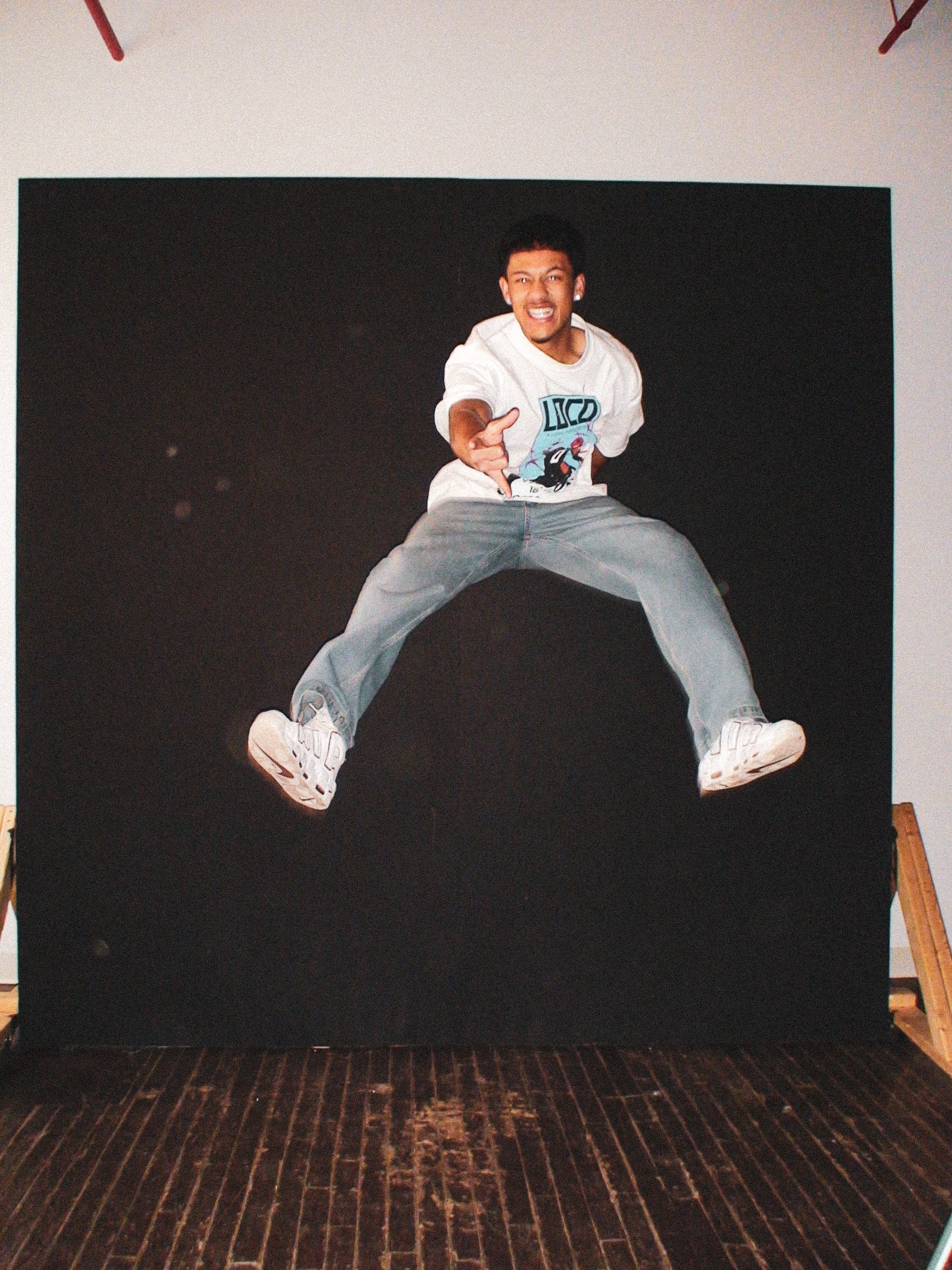 LOCO-VERSE (T-SHIRT)